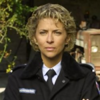 Une femme d'honneur Saison 1 en streaming français Une femme d'honneur Saison 1 en streaming français